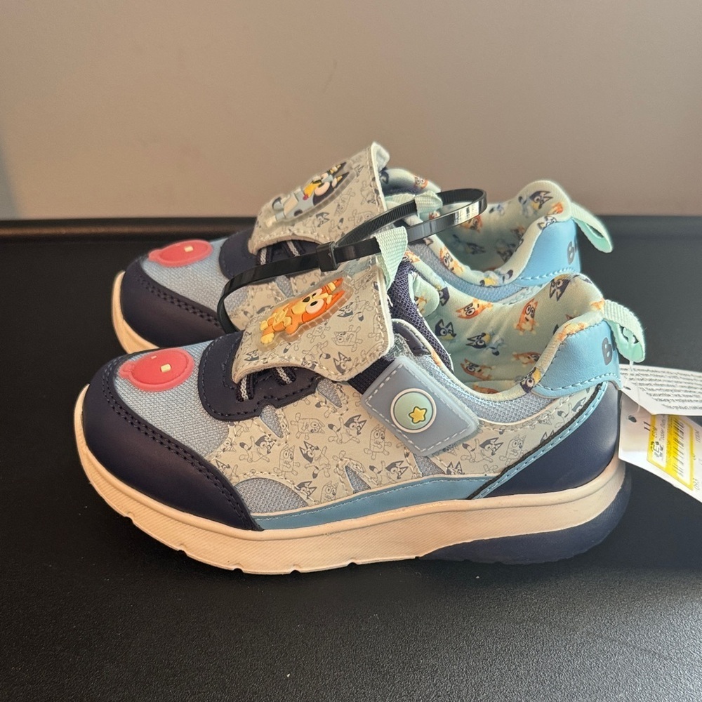 Bluey Sneakers Light Up Toddler Size 11 New NWT